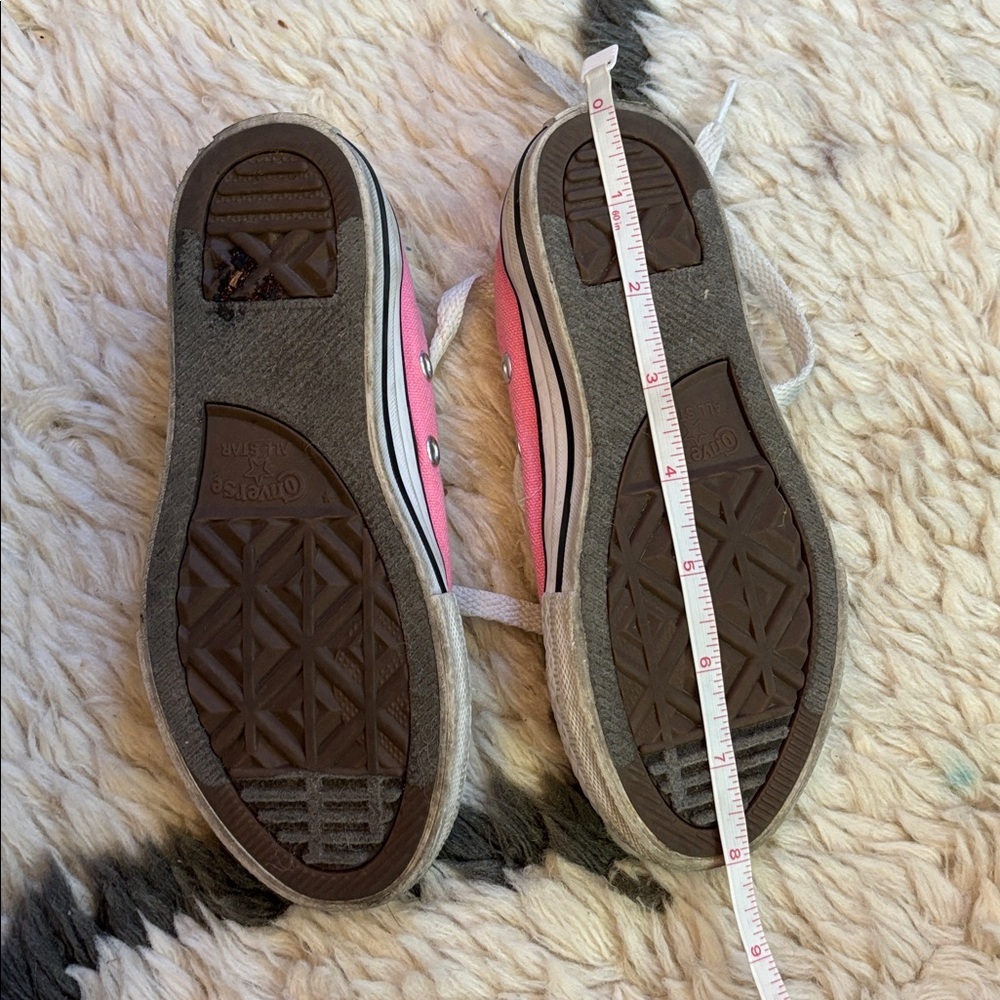 Pink Converse - Picture 13 of 17